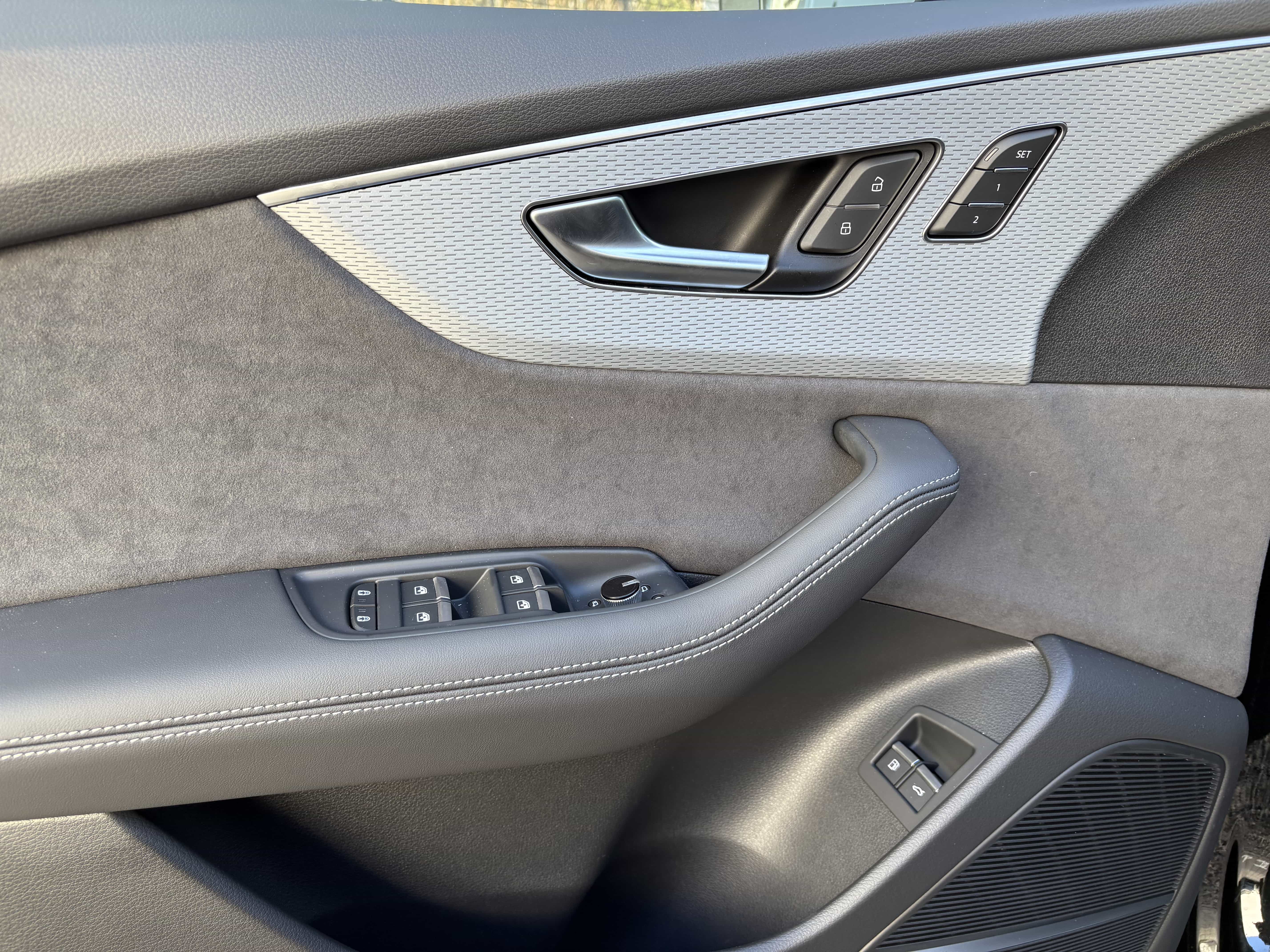 Nouveau Audi Q8 Competition 490ch TFSI e Hybride rechargeable Quattro