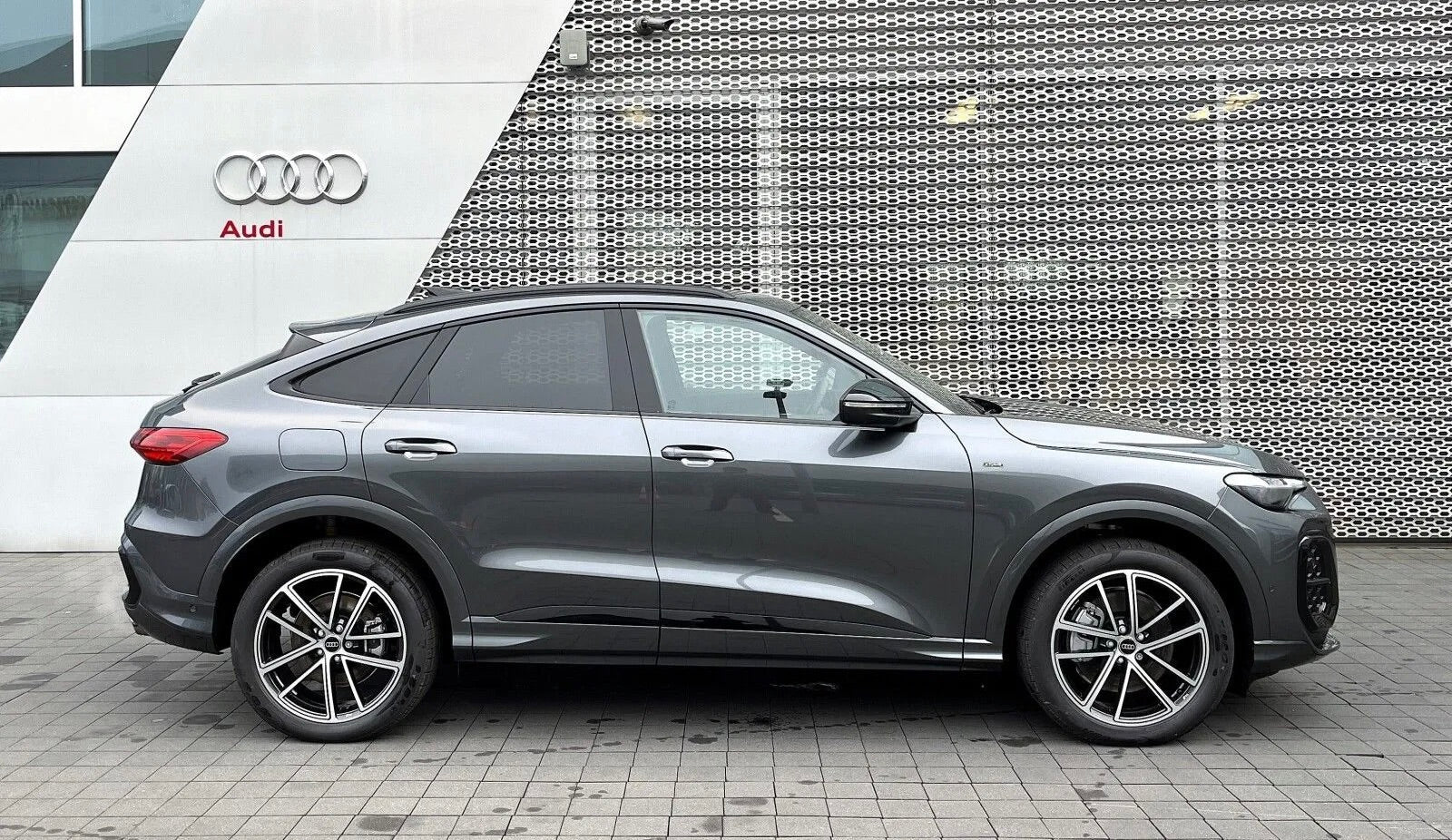 Nouveau Audi Q5 Sportback e-Hybrid Quattro 299ch S-Tronic 7