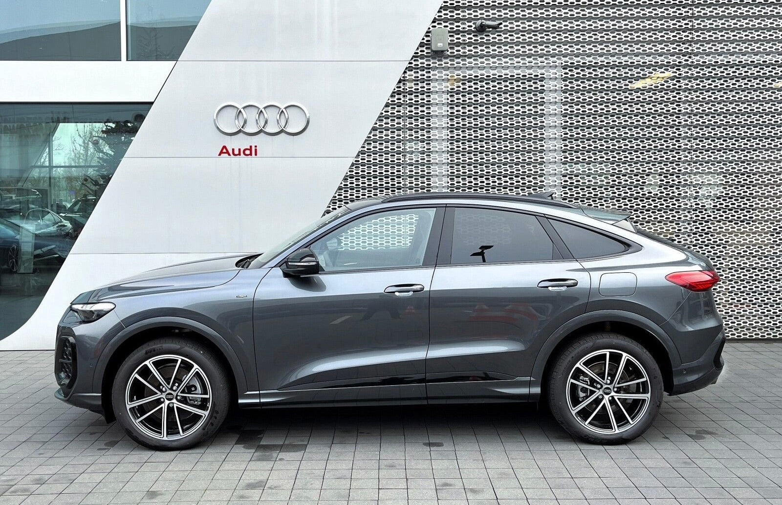 Nouveau Audi Q5 Sportback e-Hybrid Quattro 299ch S-Tronic 7