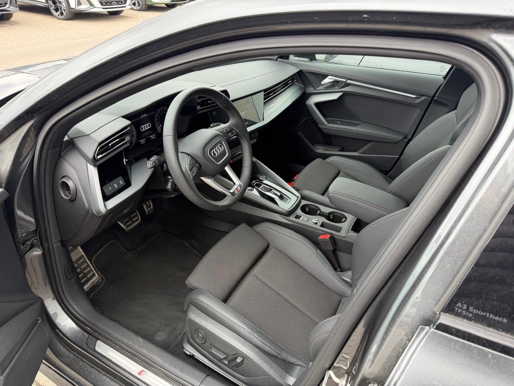 Nouvelle Audi A3 Sportback S-Line 45 Tfsie 272ch S-Tronic