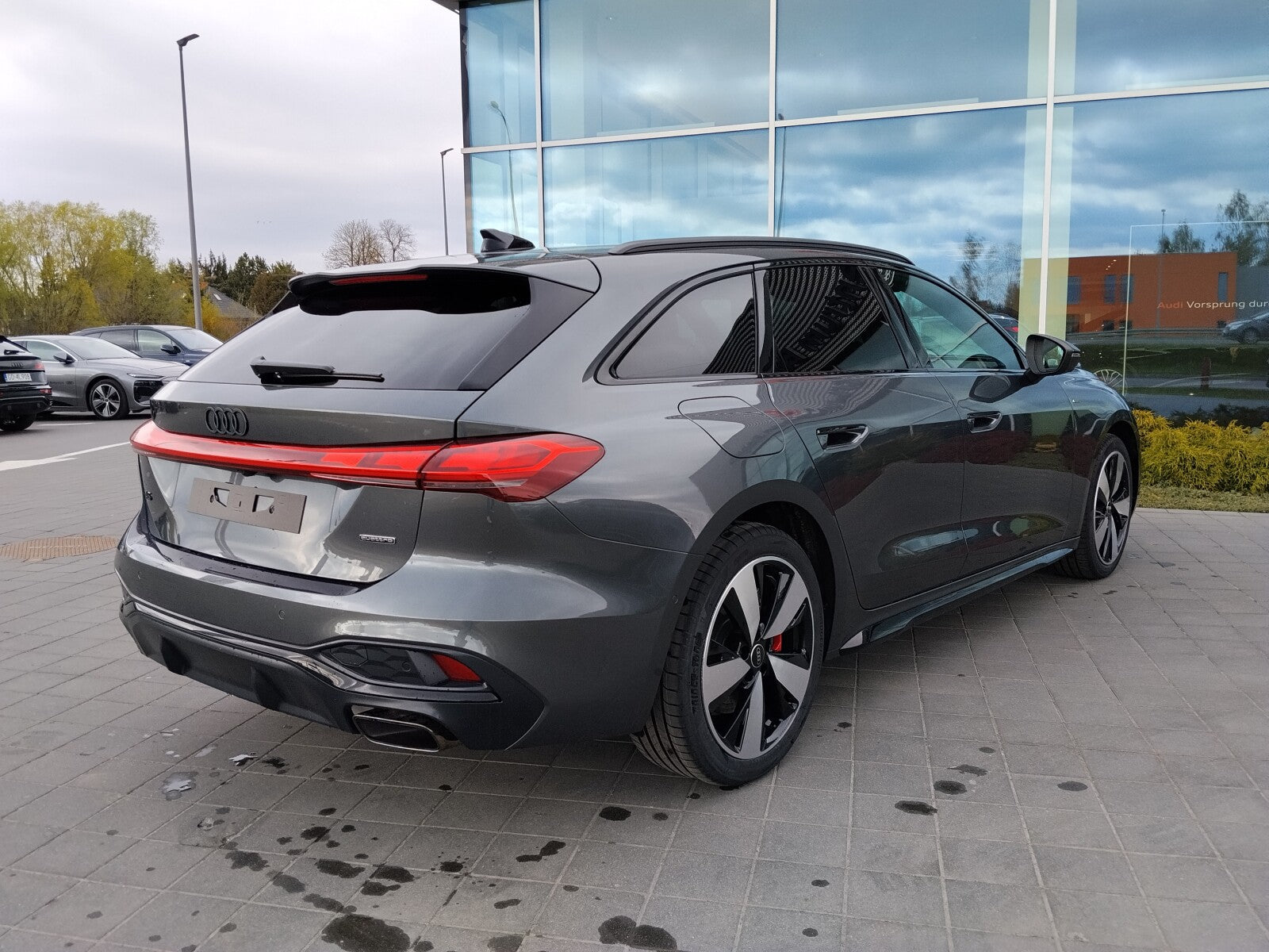 Nouvelle Audi A5 Avant S-Line eHybrid 299ch