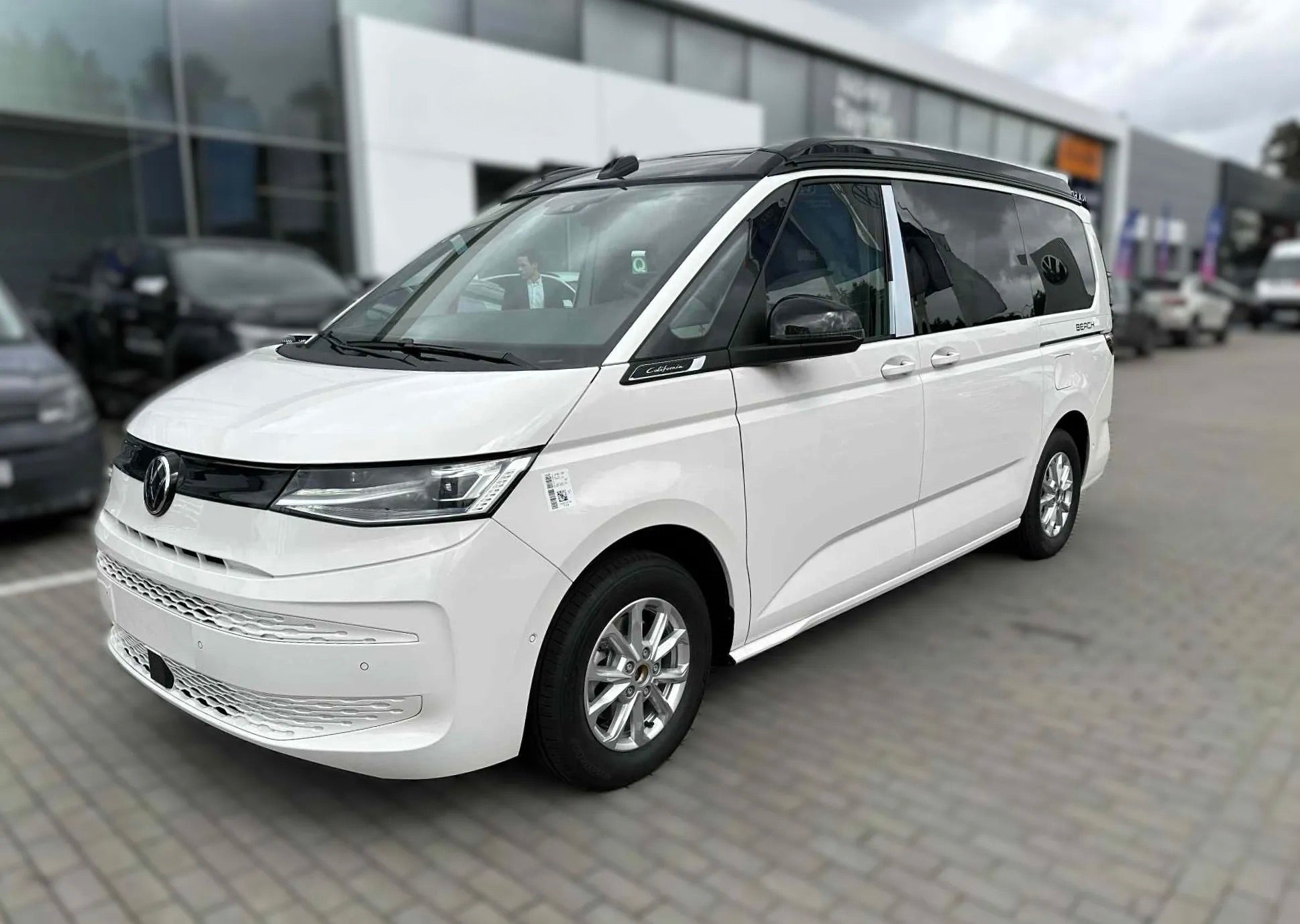 Nouveau VW T7 California Beach en 6 places Tdi 150 DSG-7