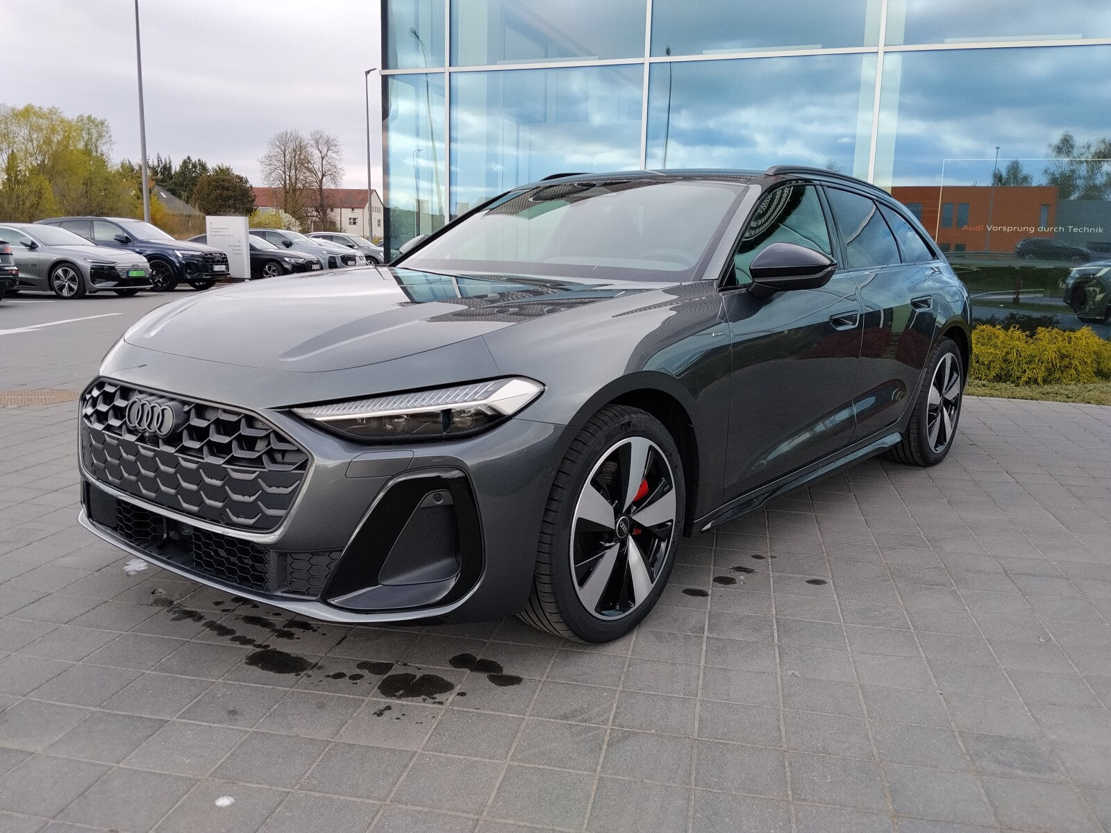 Nouvelle Audi A5 Avant S-Line eHybrid 299ch