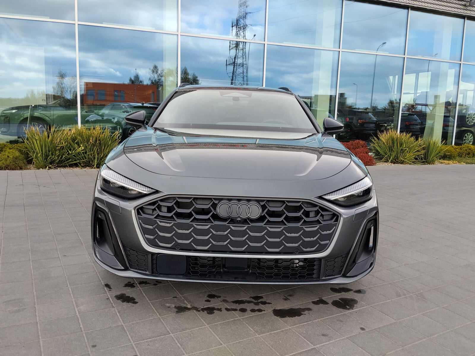 Nouvelle Audi A5 Avant S-Line eHybrid 299ch