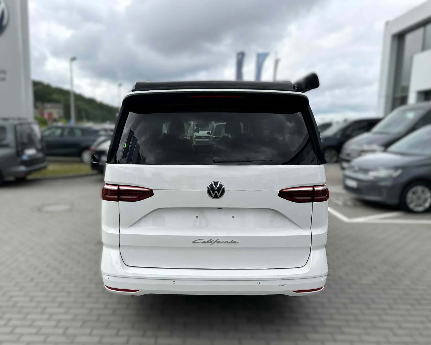 Nouveau VW T7 California Beach en 6 places Tdi 150 DSG-7