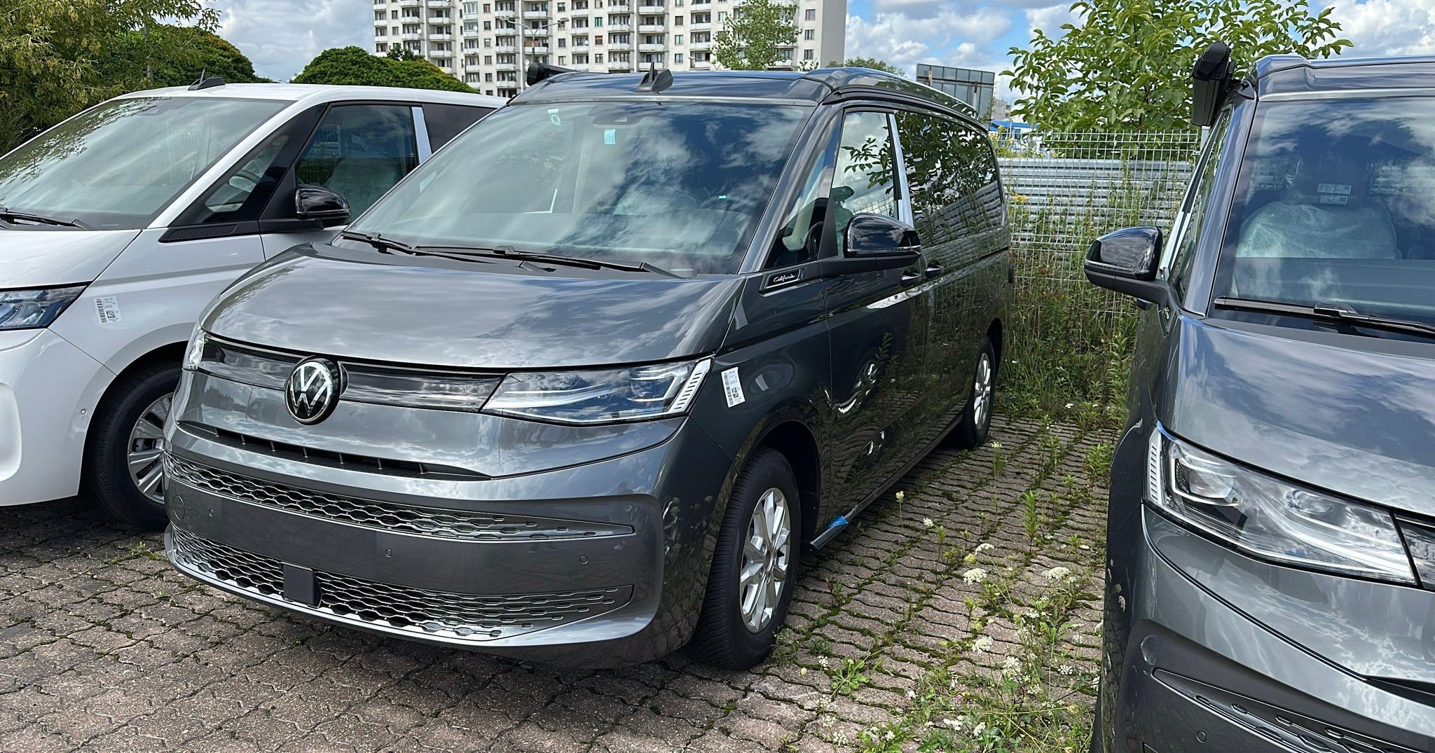 Nouveau VW T7 Beach Camper Gris Indium métallisé Led Top Alcantara