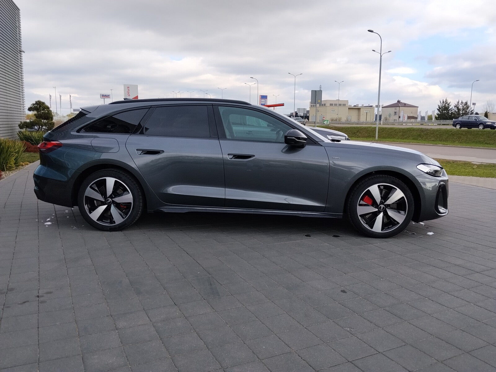 Nouvelle Audi A5 Avant S-Line eHybrid 299ch