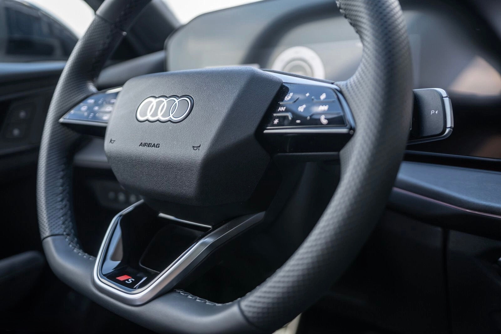 Nouveau Audi Q3 Sportback eHybrid 272ch S-Line full Options
