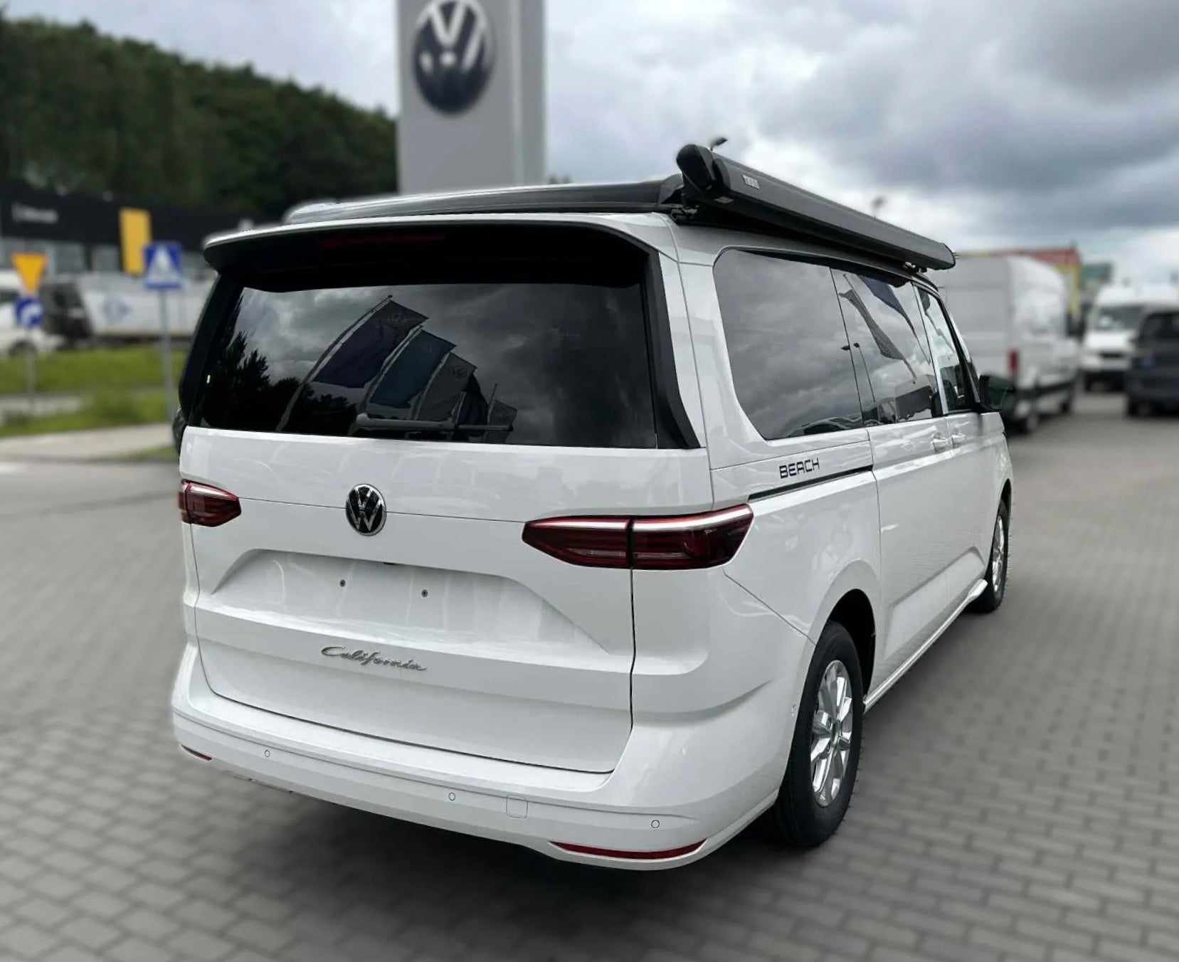 Nouveau VW T7 California Beach en 6 places Tdi 150 DSG-7