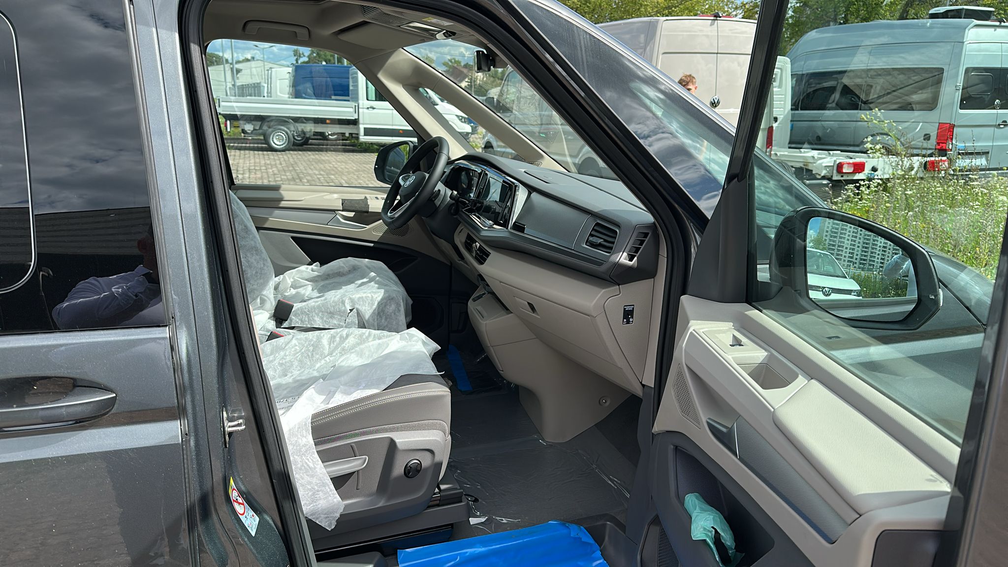Nouveau VW T7 Beach Camper Gris Indium métallisé Led Top Alcantara