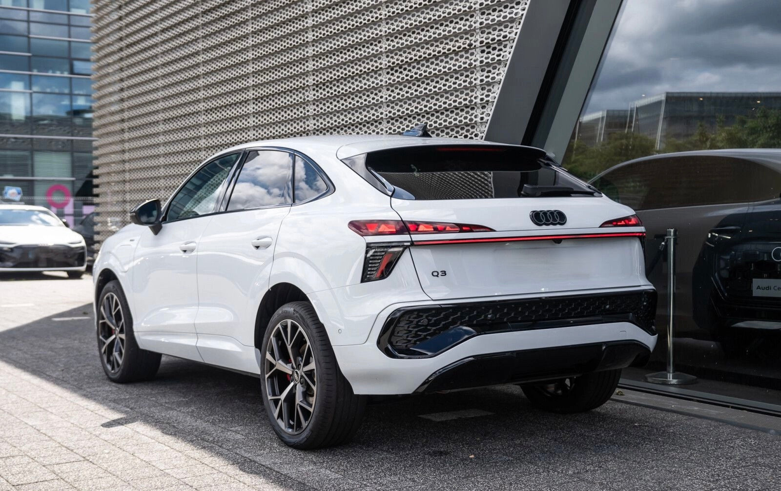 Nouveau Audi Q3 Sportback eHybrid 272ch S-Line full Options