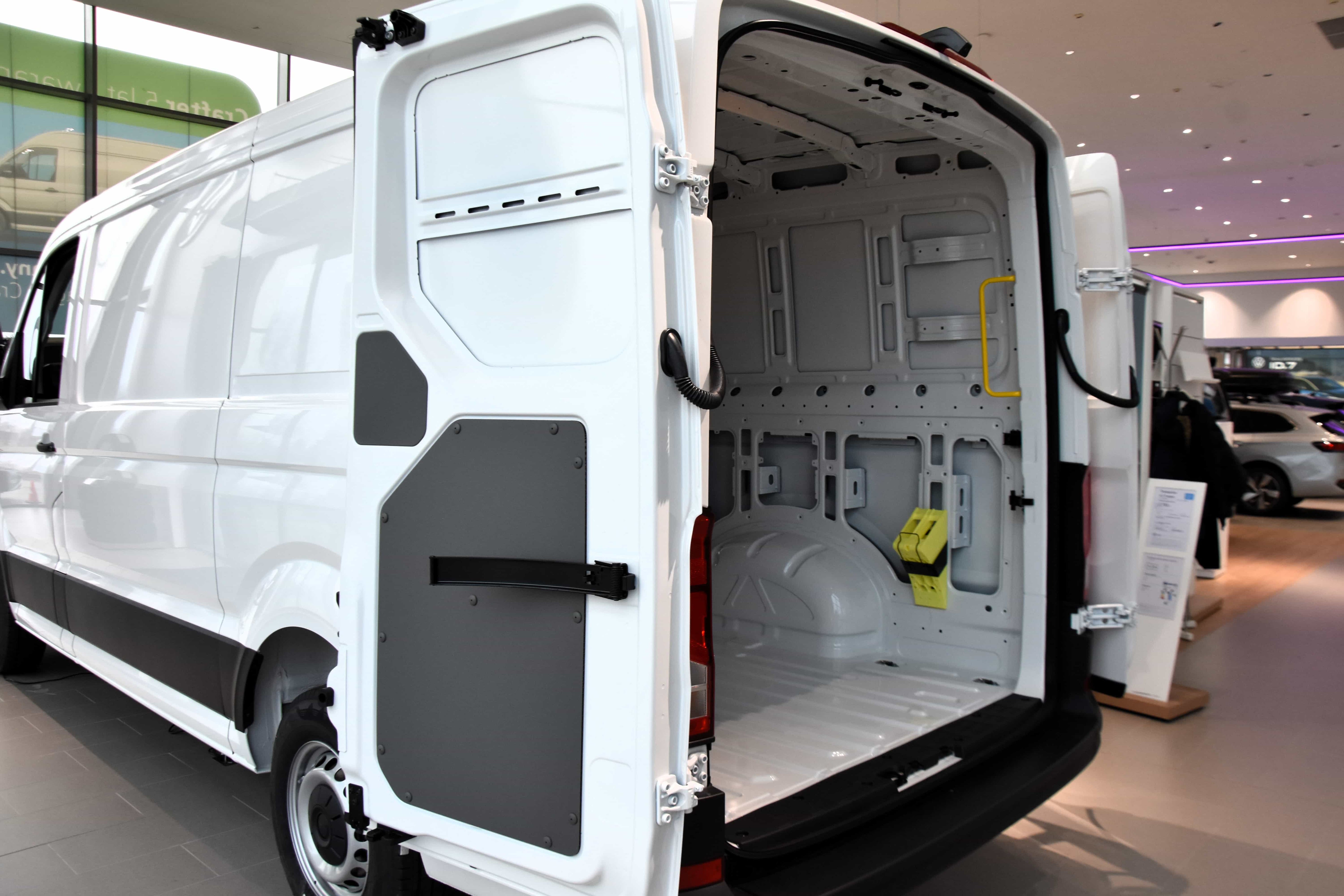 Volkswagen Crafter L2H2 Blanc en 2.0 tdi 140ch Courtierautomobile