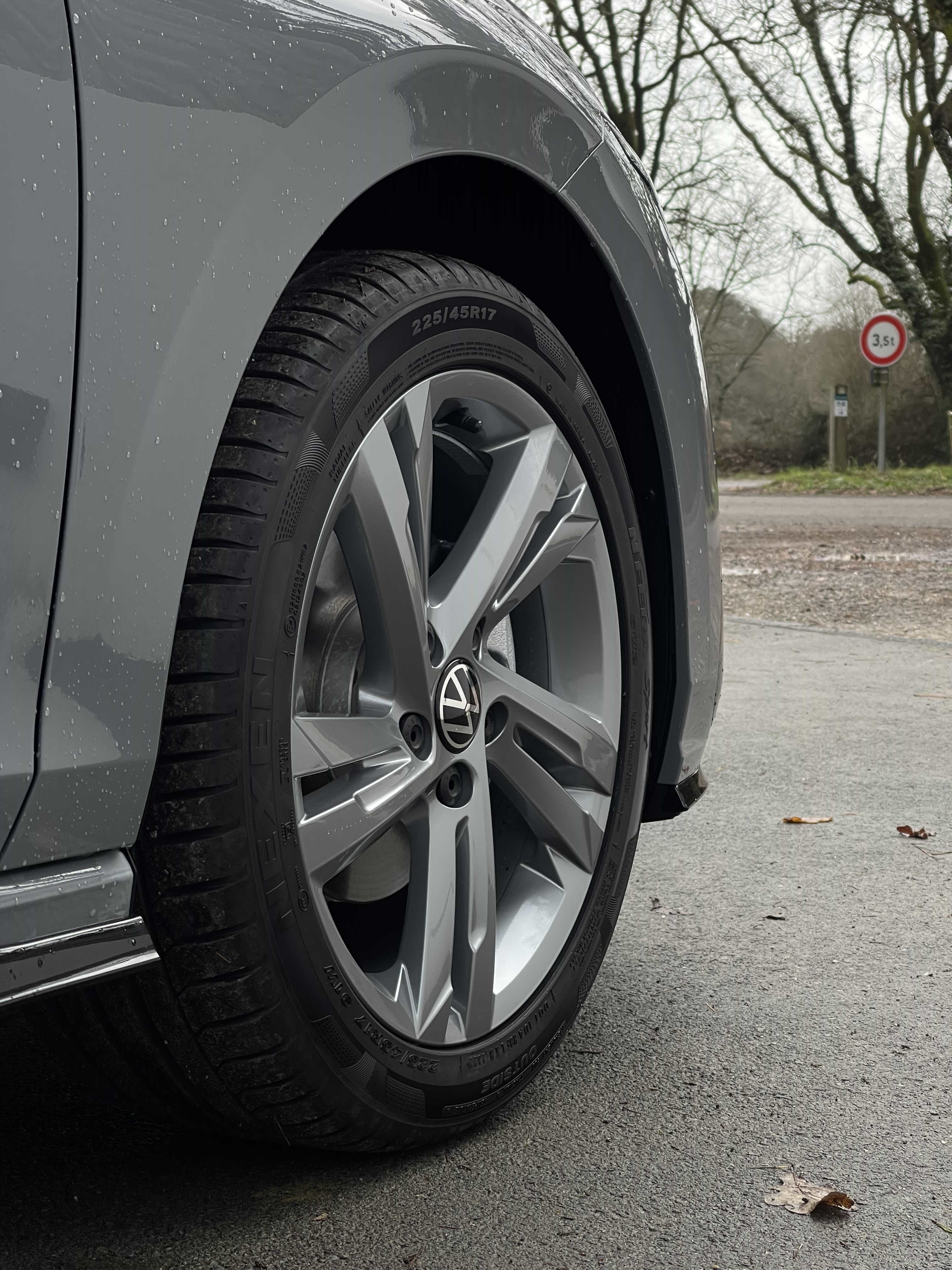Volkswagen Golf 8 Tsi 150ch R-Line Courtierautomobile